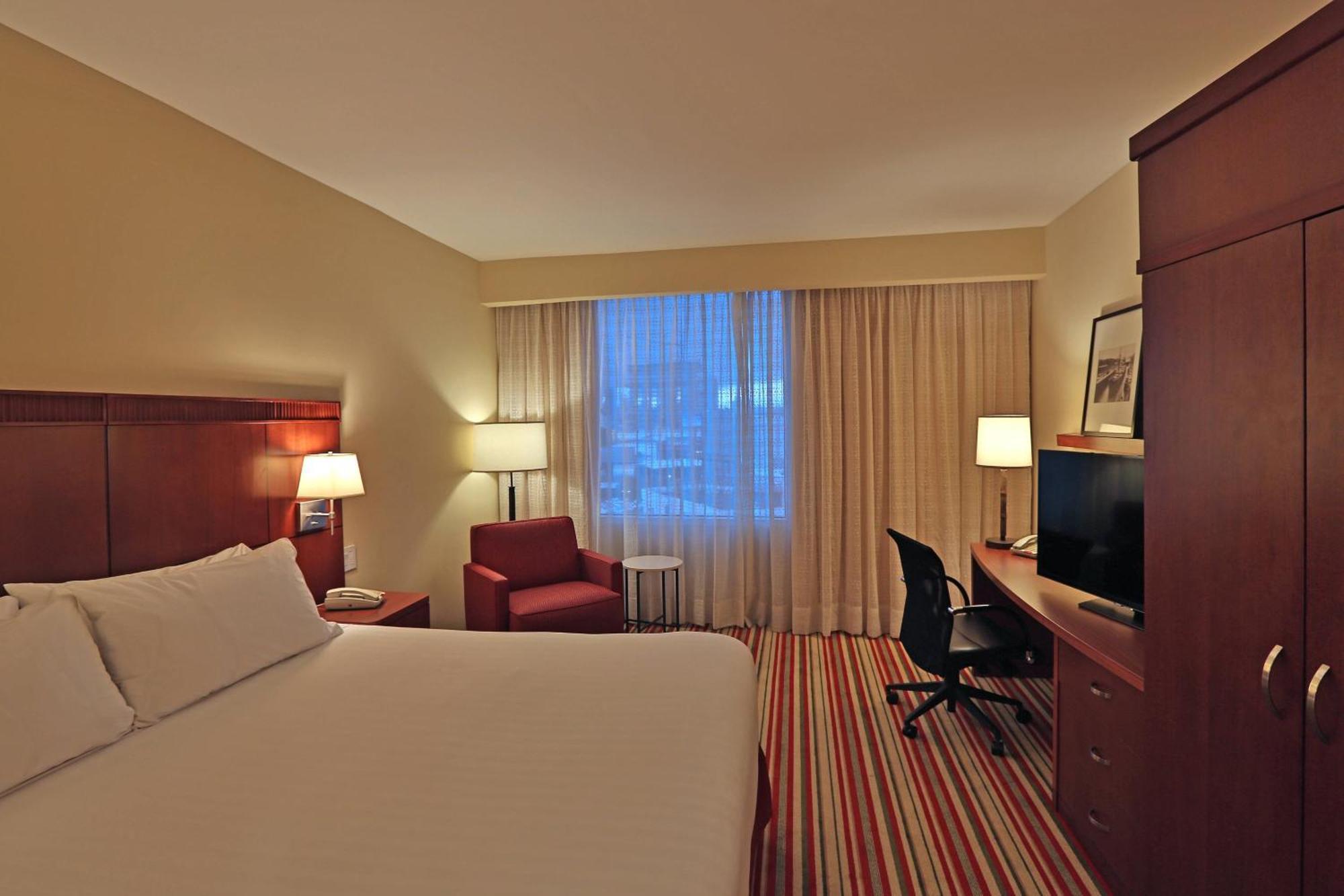 Courtyard By Marriott Panama Multiplaza Mall Exterior photo