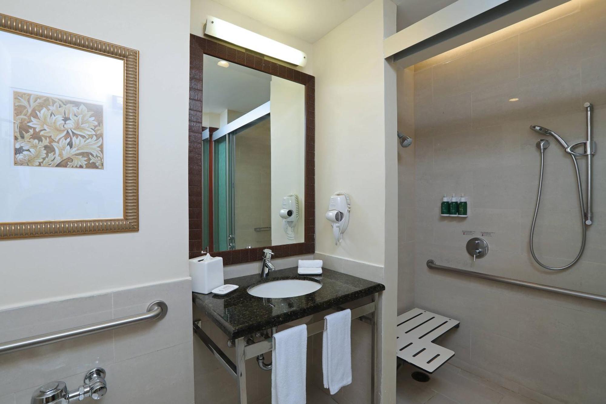 Courtyard By Marriott Panama Multiplaza Mall Exterior photo