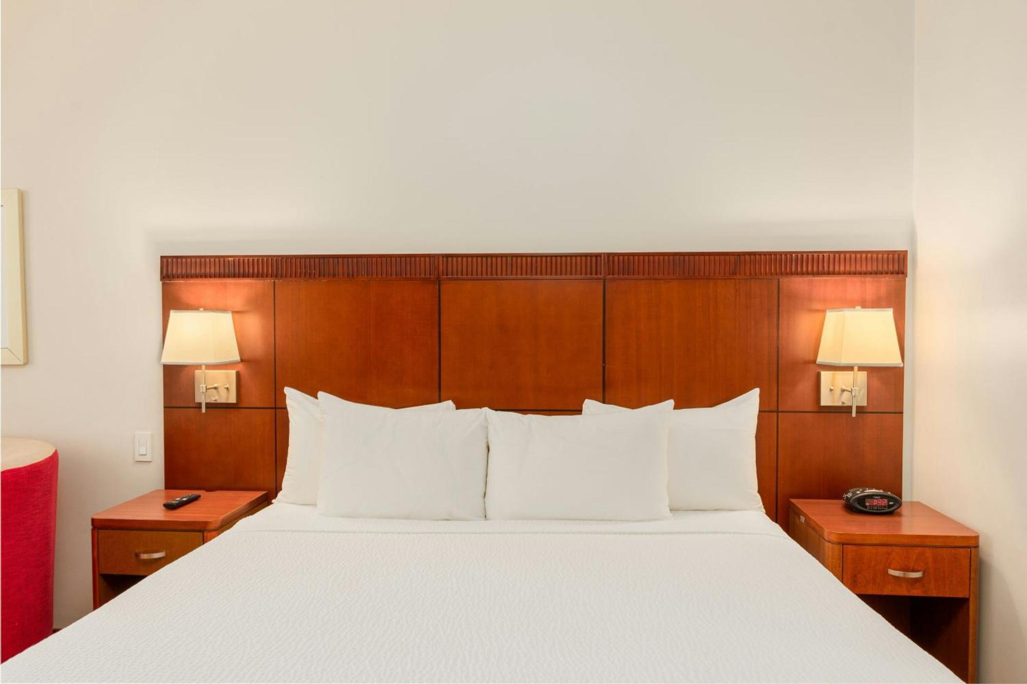 Courtyard By Marriott Panama Multiplaza Mall Exterior photo